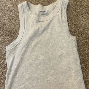 Women’s large silver tanktop from Old Navy.